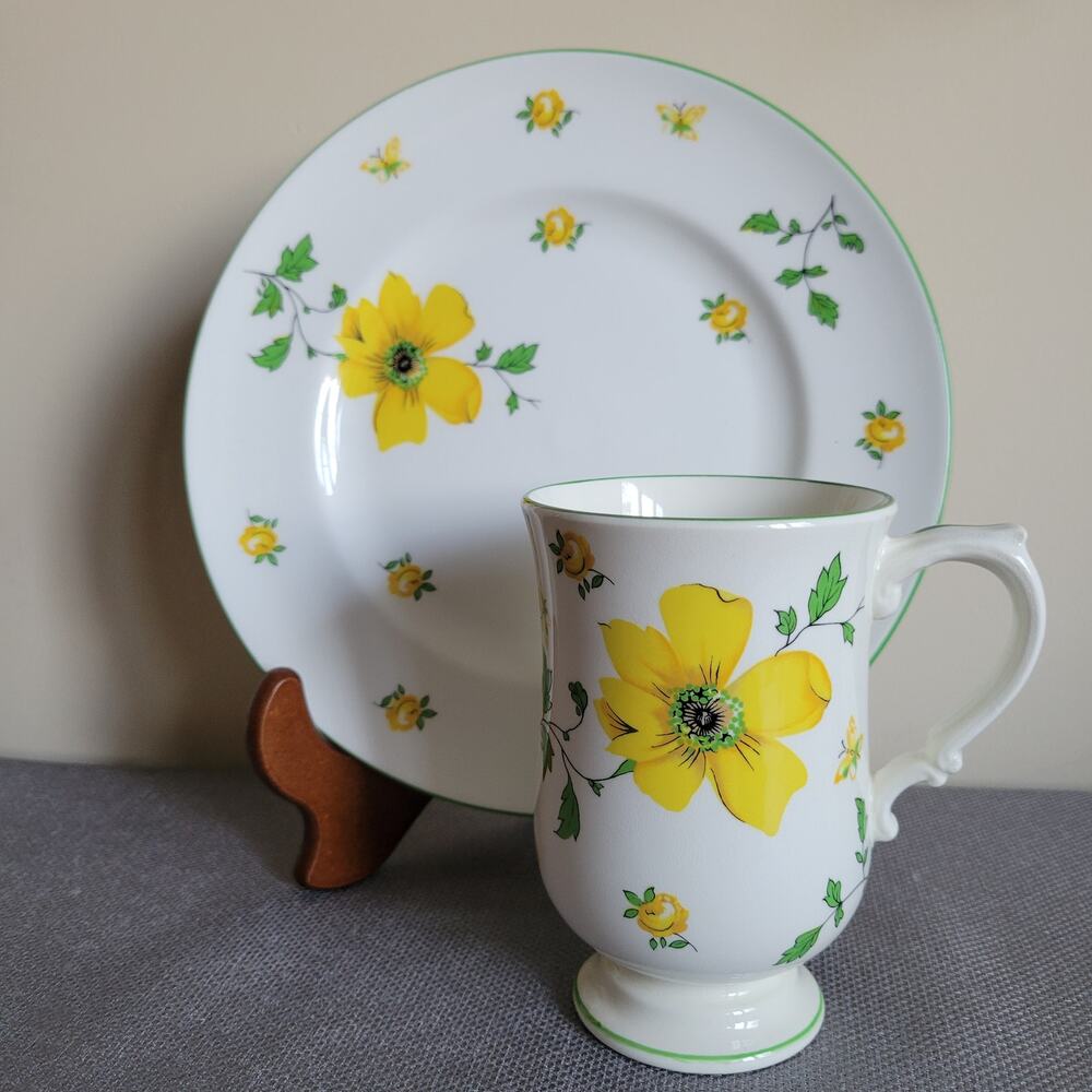 NWOT/Box Royal Victoria Fine Bone China England Plate & Mug/Cup W/Handle Set